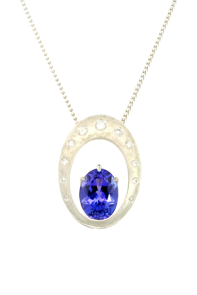 18ct white gold blue tanzanite pendant